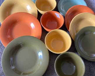 Vintage Tabletop Unlimited Dinnerware...very nie