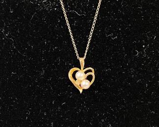 14K Gold And Pearl Heart Pendant Necklace
