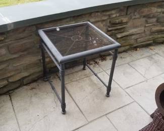 Outdoor accent table