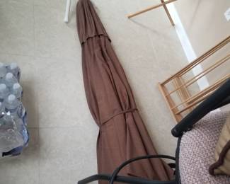 Market umbrella for cast aluminum outdoor dining set