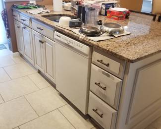 Kitchen peninsula detail