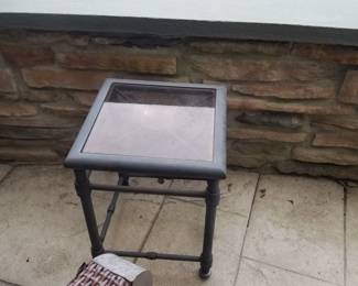 Outdoor accent table