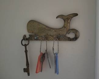 Whale keyholder