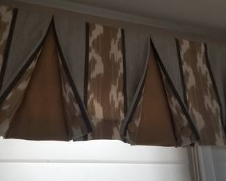 Valance detail
