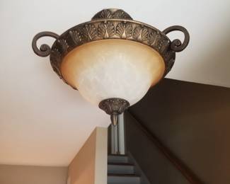 Ceiling light fixture