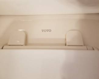 TOTO toilet