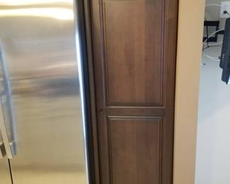 Kitchen has a pantry!