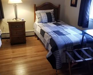 Twin bedroom set: single bed