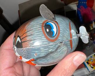 Wind up silly things