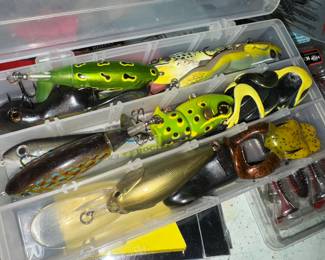 Go to this site on YouTube for more pictures of the lures... 85+ photos were taking up too much space here...https://youtu.be/tAwjFuYZfPE?si=7OqolnIMuGpKxvIO