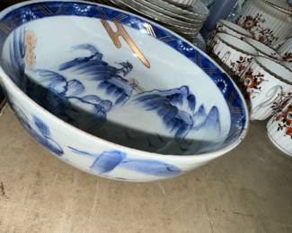 Bottom of bowl to be photographed... 