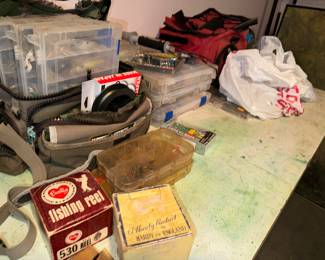 Fabulous vintage fishing reels inc Berkley # 530 Fly Reel and Hardy of England Reel in BOX 