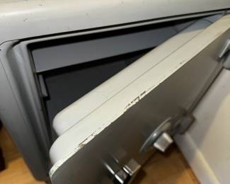 empty safe ("sigh")