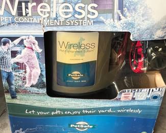 Wireless pet containment system