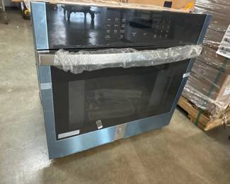 GE STAINLESS STOVE RANGE WITH OVEN