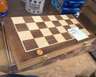 CHESS SET