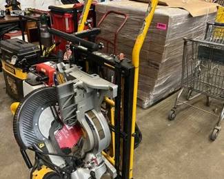 PORTABLE DEWALT MITER SAW
