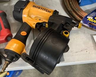BOSTITCH AIR NAILER