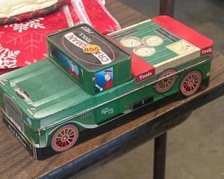 VINTAGE CRAFTSMAN TIN