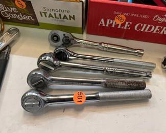 5 SOCKET WRENCHES
