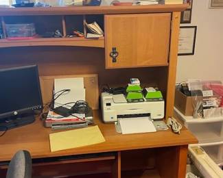 Desk unit.