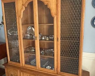 Vintage Drexel Heritage Simpatico Collection Breakfast China Cabinet Hutch.