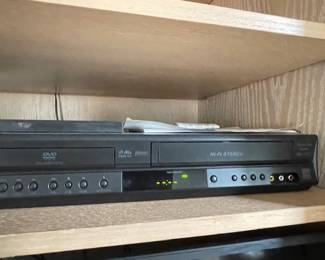 DVD Hi-Fi stereo.