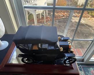 VINTAGE 1991 PRECISION MODELS FORD MODEL T 1913 BLACK DIE CAST CAR.