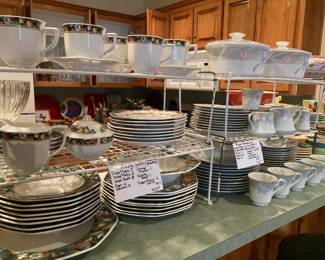 Mikasa Gallery "Imperial Meadow" - 42 pieces