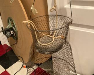Fishing basket