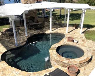 Poolside or lakeside, this is a beautiful oasis!