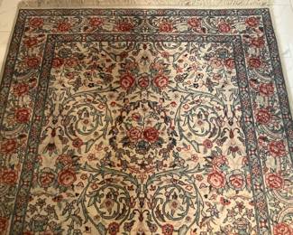 Rug - 4 feet x 6 feet