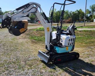 Unused R13-2 Pro Mini Excavator – 1.2 Ton, Kubota Diesel, Full Options, Pilot Controls, Hydraulic Thumb
