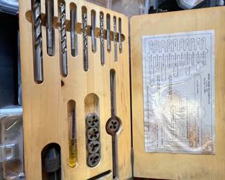 tap and die set