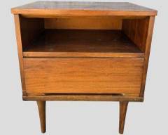 Vintage Mid Century Modern MCM Walnut Wood 1 Drawer side Table
