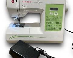 Singer Fashion Mate Sewing machine Model: 7256
