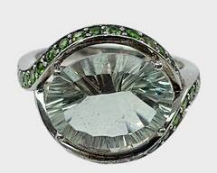 Fine Sterling Silver Green Gemstone Ring Size 12
