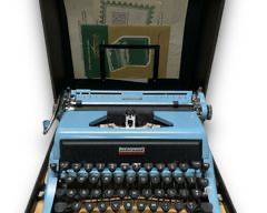 Vintage Underwood Golden Touch Quiet Tab Universal Portable Typewriter
