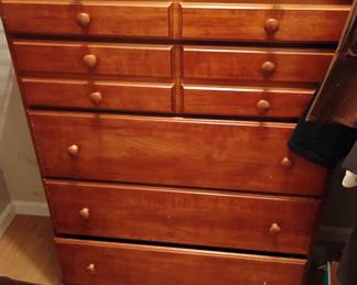 chest of drawers