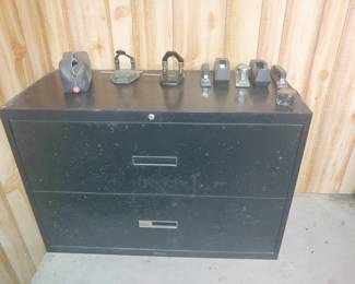 2 Drawer Lateral File cabinet