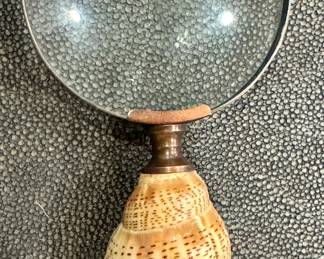 Magnifying Glass with Shell Handle