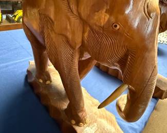 Wooden elephant, large