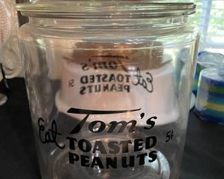 Tom's Toasted Peanuts jar