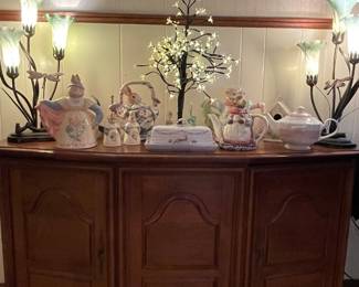 Credenza w/tulip lamps