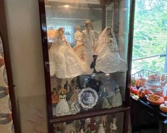 Curio cabinet & dolls