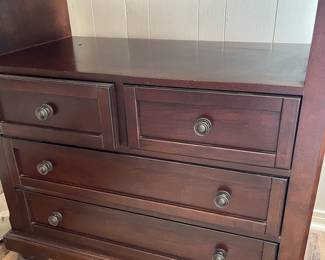 Entertainment center 