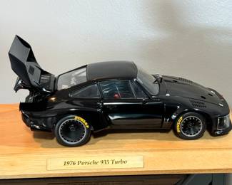 Exoto Porsche 1:18 935 Turbo Diecast Car
