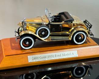 1931 Ford Modle A Car 24 K Gold Hot Rod 1:24 Scale