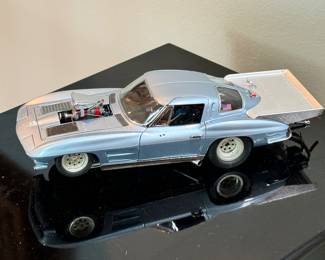 Danbury Mint 1963 Chevrolet Corvette 2-Door Coupe