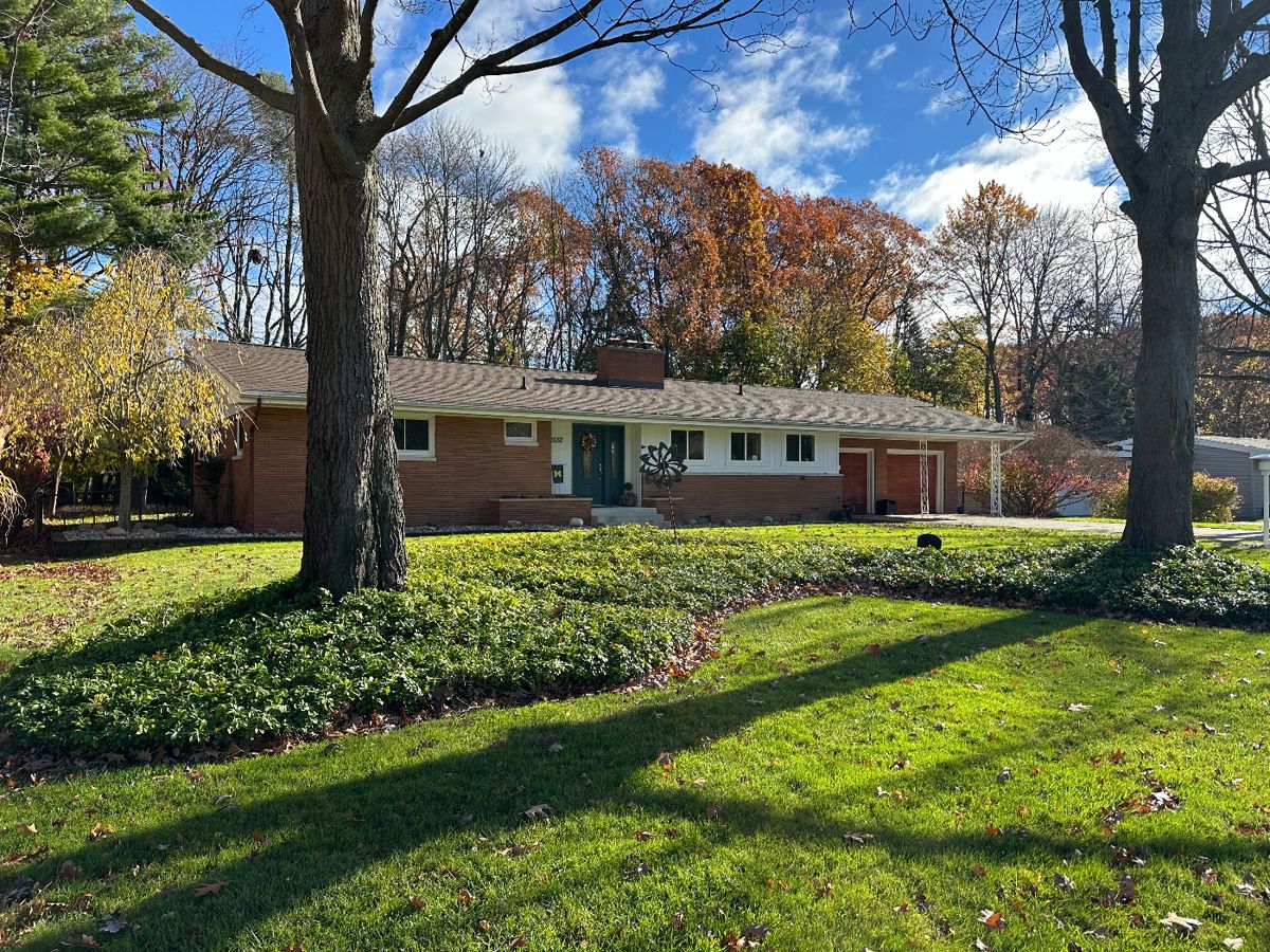 House will be coming to the market soon… 2 bedroom 2 Bath